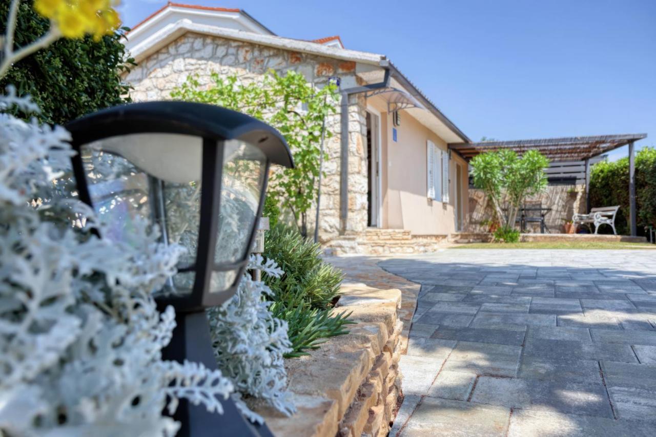 Villa Laurus Garden Medulin Exterior foto