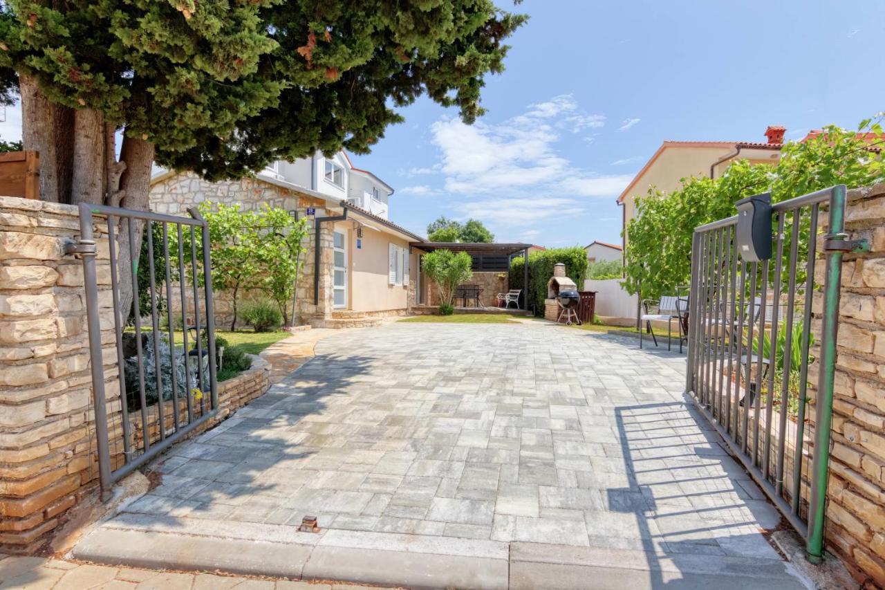 Villa Laurus Garden Medulin Exterior foto